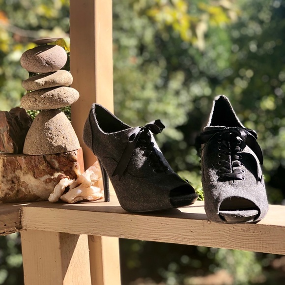 LC Lauren Conrad Heels - Picture 2 of 5